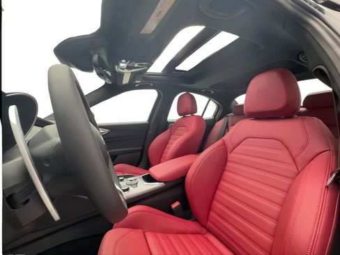 New 2025 Alfa Romeo Giulia image 17