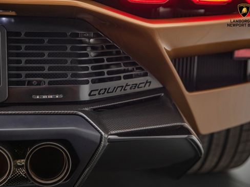 Used 2022 Lamborghini Aventador Countach image 17