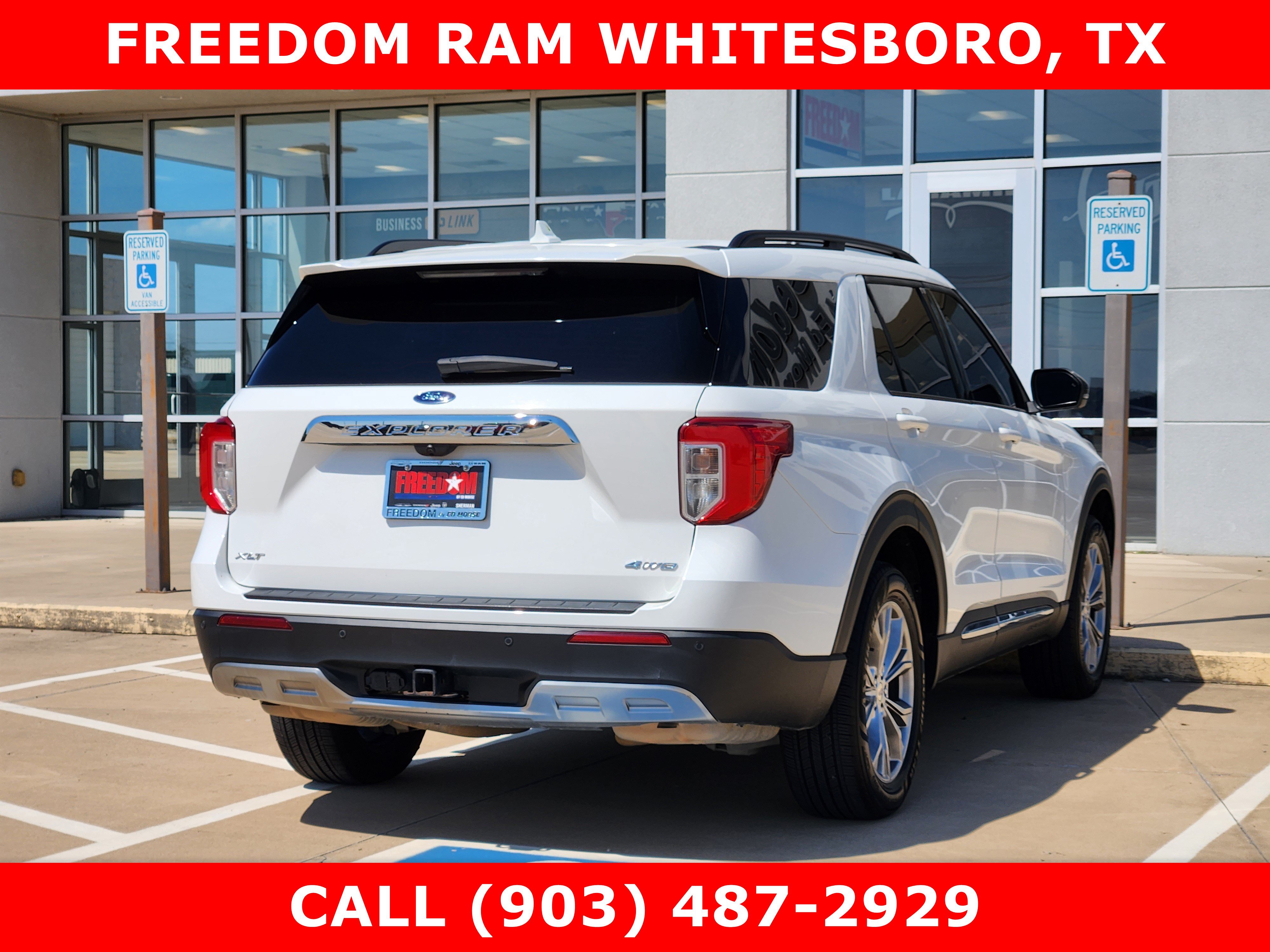 Used 2022 Ford Explorer XLT w/ Equipment Group 202A AWD/4WD image 4