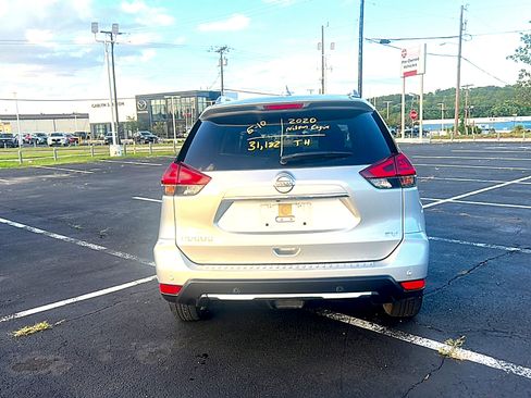 Used 2020 Nissan Rogue SV w/ Premium Package FWD image 5