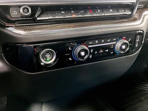 Used 2023 Chevrolet Silverado 1500 LT AWD/4WD image 16