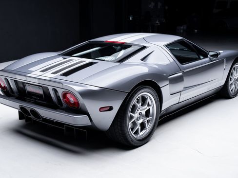 Used 2006 Ford GT image 38