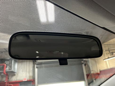 Used 2016 Toyota Prius V Three image 27