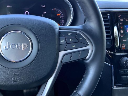 Used 2021 Jeep Grand Cherokee Limited w/ Trailer Tow Group IV image 23