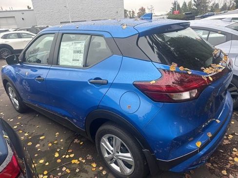 New 2025 Nissan Kicks Play S image 2