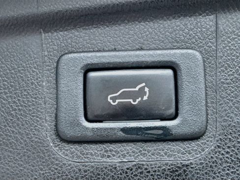 Used 2018 Subaru Outback 2.5i Touring AWD/4WD image 33