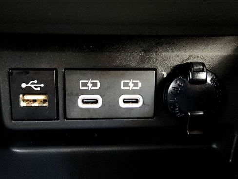 Certified 2024 Toyota Highlander LE image 36