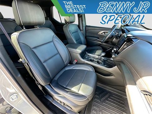 Used 2023 Chevrolet Traverse Premier image 29
