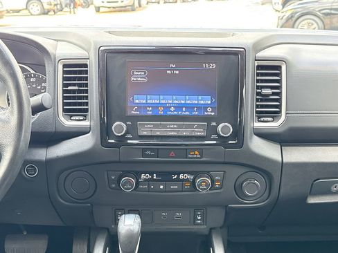 Used 2024 Nissan Frontier SV image 14