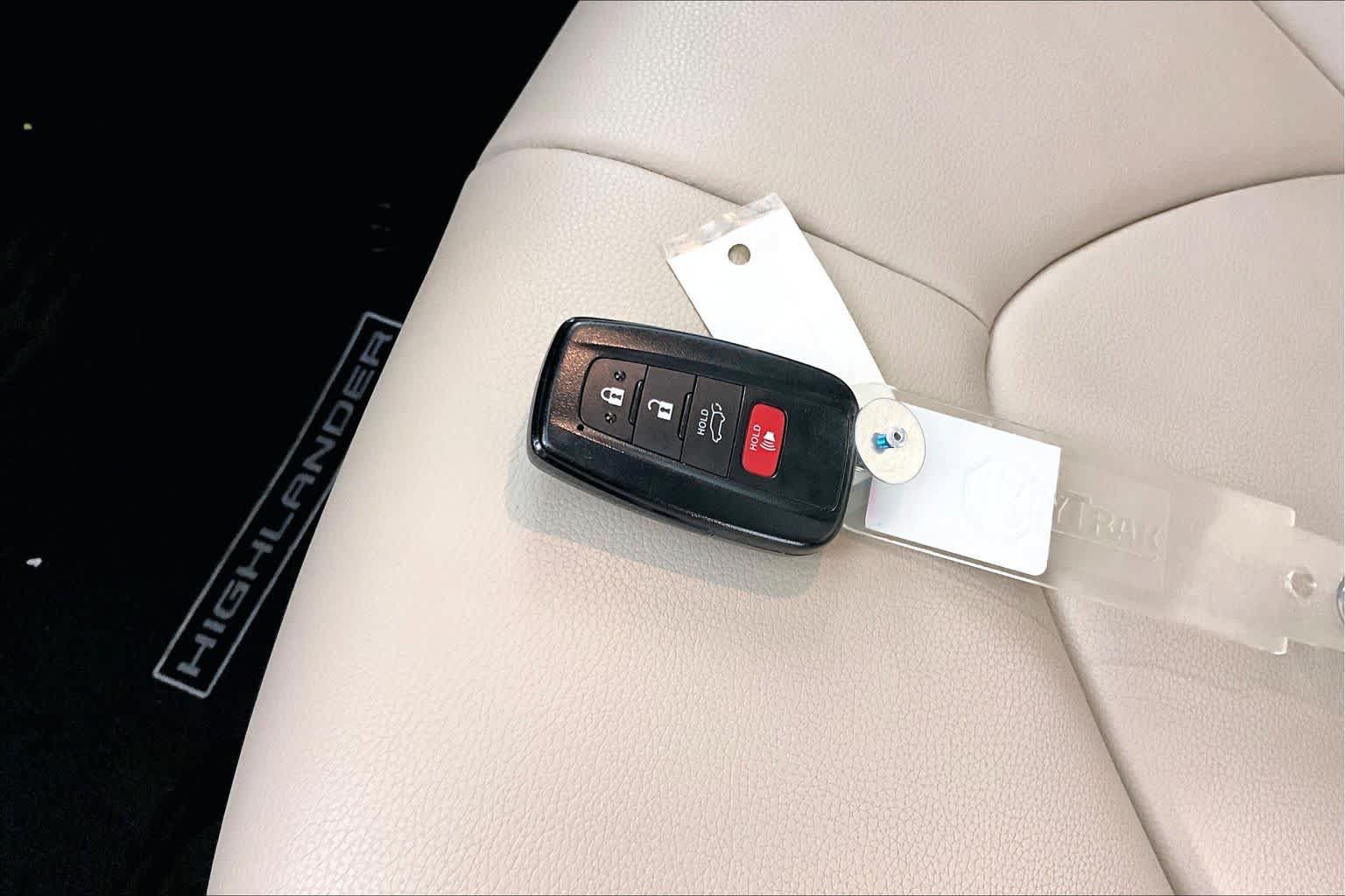 Used 2021 Toyota Highlander XLE FWD image 15
