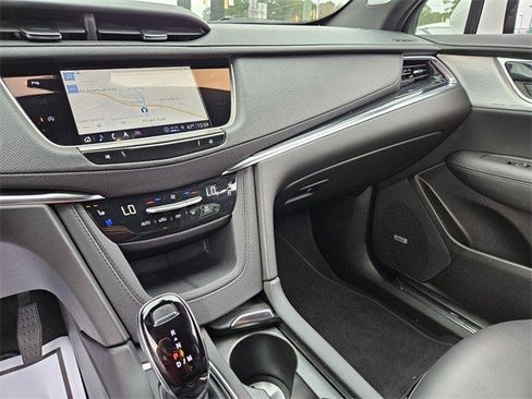 Certified 2025 Cadillac XT5 Premium Luxury image 18