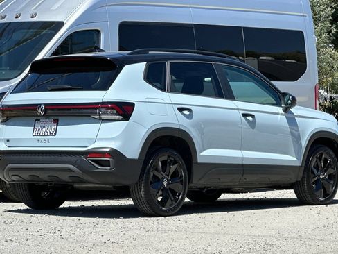 Certified 2026 Volkswagen Taos SE FWD image 4