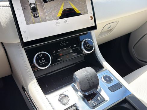 New 2026 Jaguar F-PACE R-Dynamic S AWD/4WD image 21