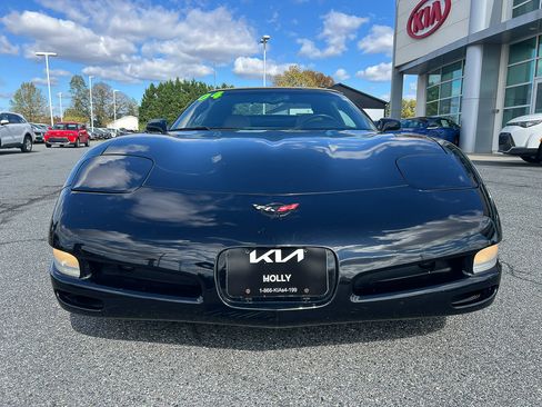 Used 2004 Chevrolet Corvette Base w/ Preferred Equipment Group image 8