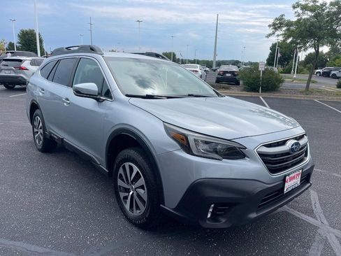 Used 2022 Subaru Outback Premium AWD/4WD image 2