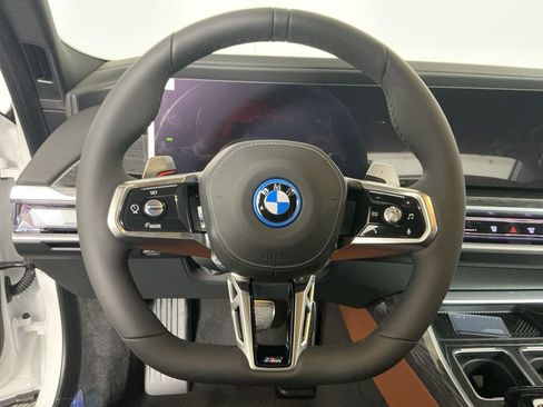 New 2026 BMW 750e xDrive image 17