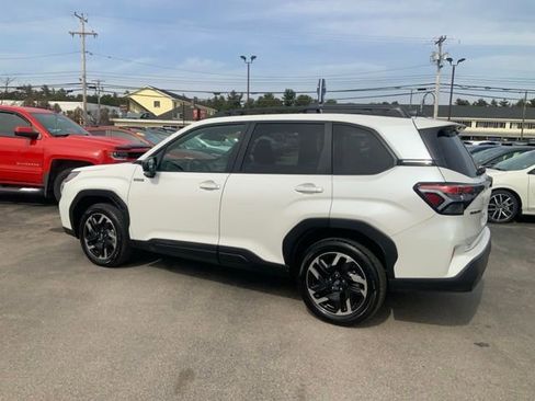 Certified 2025 Subaru Forester Premium image 5