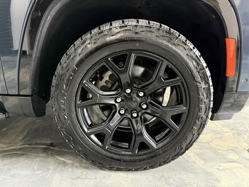 Used 2023 Jeep Wagoneer Series II image 36