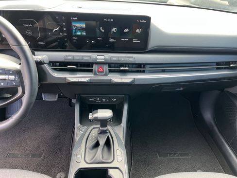 Used 2025 Kia K4 EX image 34