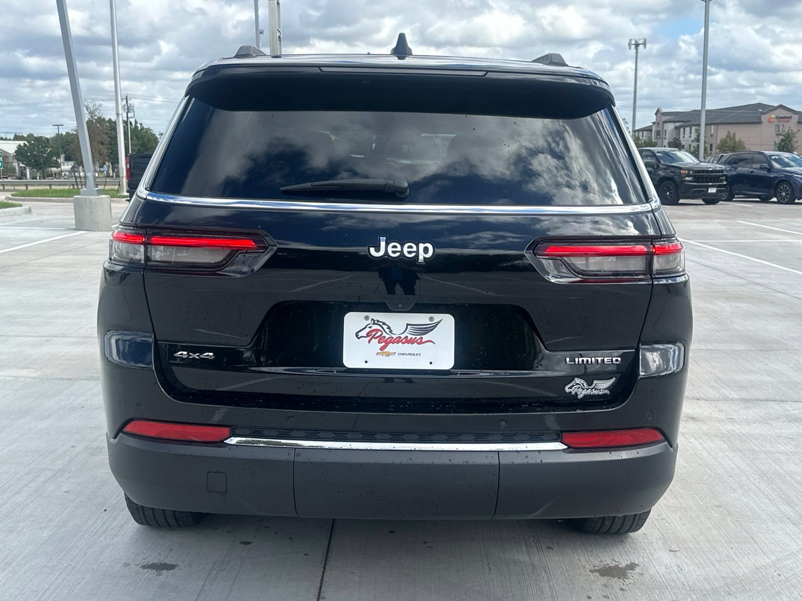 Used 2024 Jeep Grand Cherokee L Limited AWD/4WD image 4