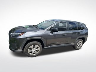 Used 2024 Toyota RAV4 LE FWD video 3