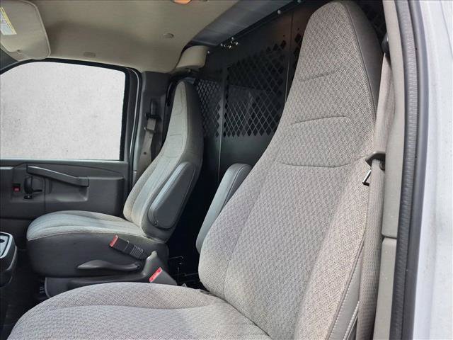 Used 2018 Chevrolet Express 2500 w/ Driver Convenience Package RWD image 13
