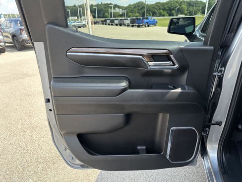 Used 2024 Chevrolet Silverado 1500 LT image 13