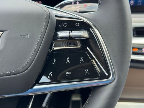 New 2025 Cadillac Lyriq Luxury image 27