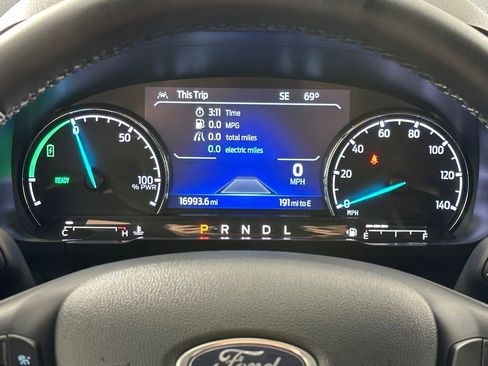 Used 2023 Ford Maverick Lariat w/ Lariat Luxury Package FWD image 30