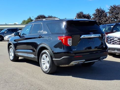Used 2023 Ford Explorer XLT w/ Equipment Group 202A AWD/4WD image 3
