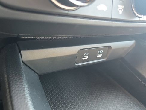Used 2025 Honda Accord LX image 36