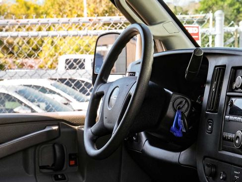 Used 2017 GMC Savana 3500 LS image 16