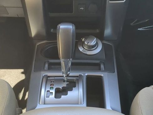 Used 2022 Toyota 4Runner SR5 AWD/4WD image 18
