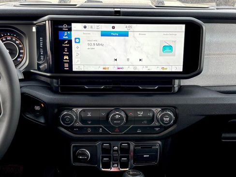 New 2026 Jeep Gladiator Sport image 17