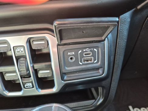 Used 2023 Jeep Gladiator Sport image 20