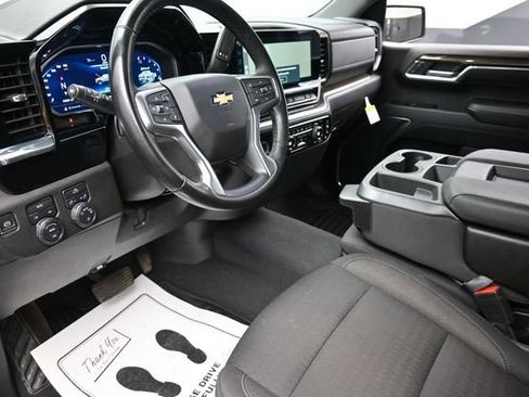 Used 2023 Chevrolet Silverado 1500 LT AWD/4WD image 19