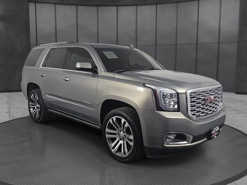 Used 2019 GMC Yukon Denali w/ Denali Ultimate Package AWD/4WD image 3