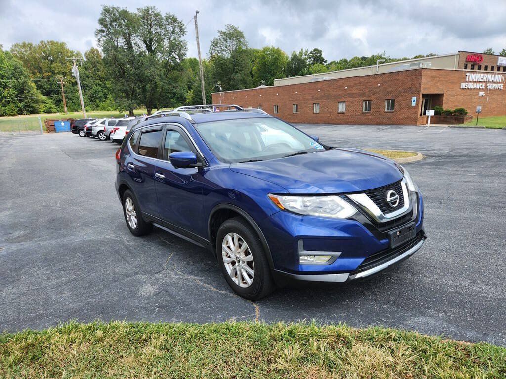 Used 2017 Nissan Rogue SV w/ SV Premium Package AWD/4WD image 3