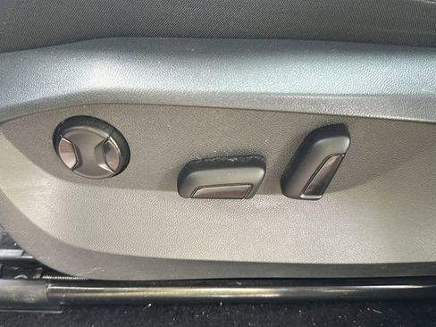 Certified 2024 Volkswagen Tiguan SE R-Line FWD image 26