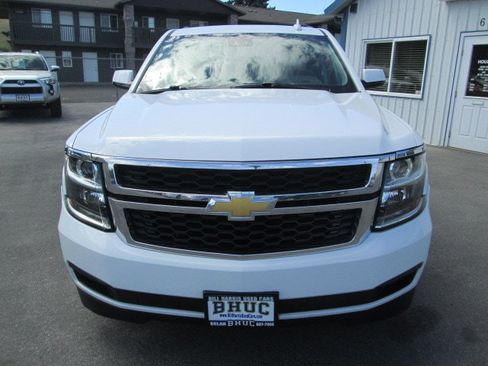 Used 2019 Chevrolet Suburban LT AWD/4WD image 2