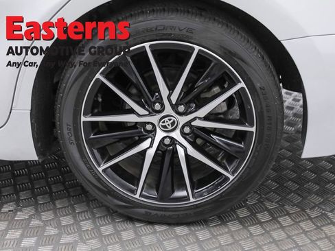 Used 2024 Toyota Camry SE image 32