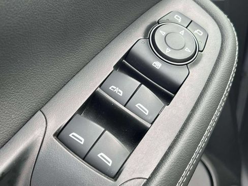 Used 2023 Buick Encore GX Preferred w/ Cold Weather Comfort Package FWD image 18