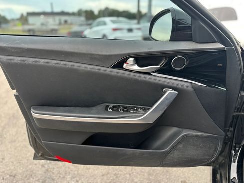 Used 2018 Kia Stinger RWD image 19