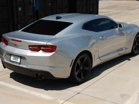 Used 2019 Chevrolet Camaro LT RWD image 15