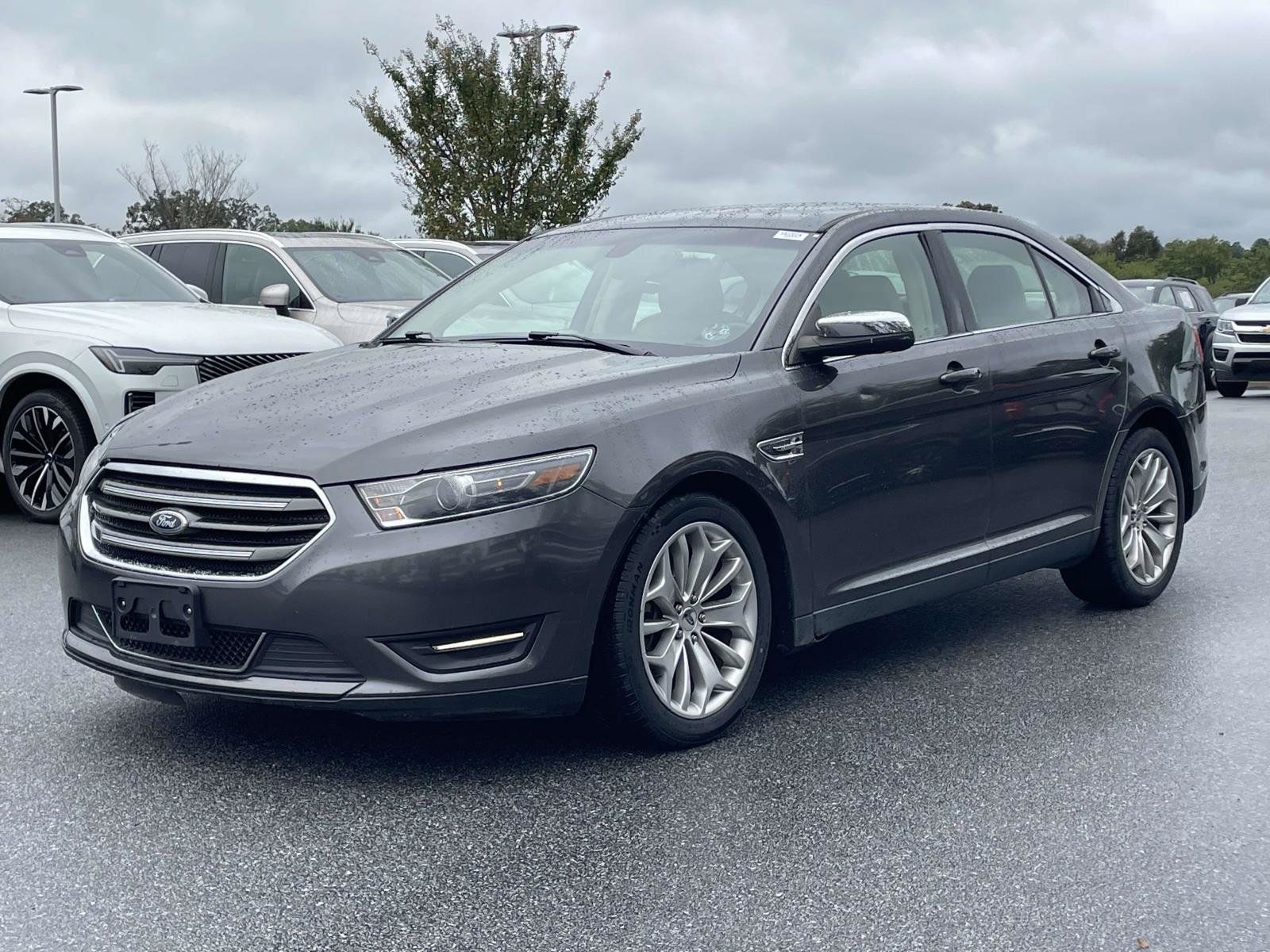 Used 2016 Ford Taurus Limited FWD image 22