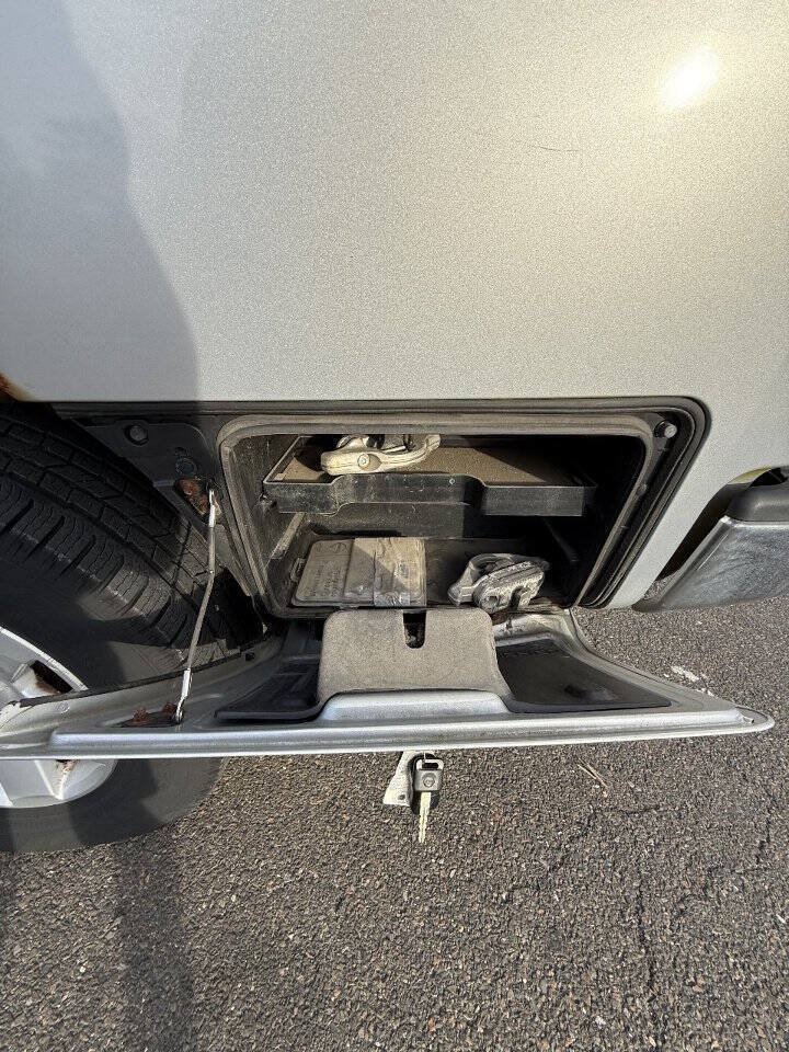 Used 2006 Nissan Titan LE AWD/4WD image 16