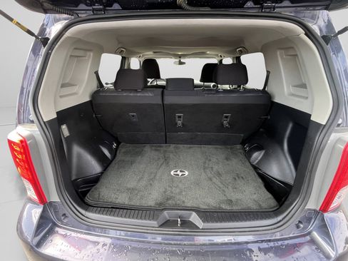 Used 2012 Scion xB FWD image 9