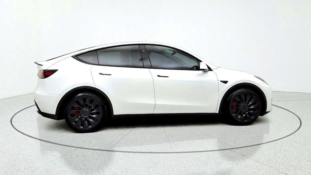 Used 2024 Tesla Model Y Performance AWD/4WD image 4