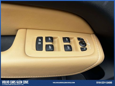 Used 2023 Volvo XC60 T8 Ultimate w/ Climate Package AWD/4WD image 16