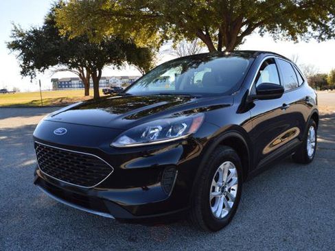 Used 2021 Ford Escape SE w/ Cold Weather Package image 1